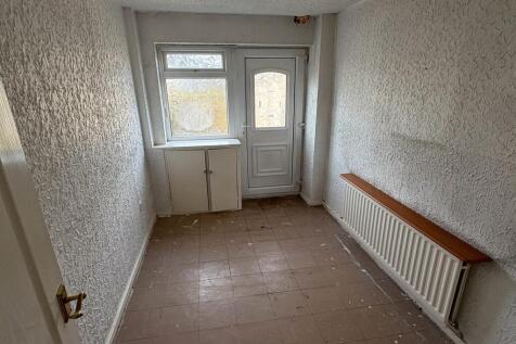 Dining Area / Rear P