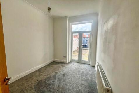 Bedroom Two / Dining