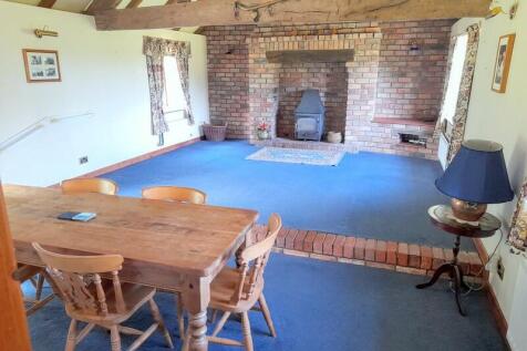 Sitting/Dining Room