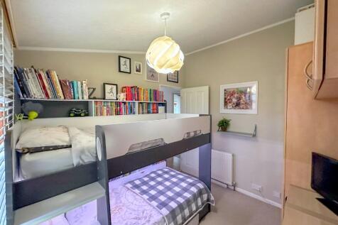 Bedrooom 2