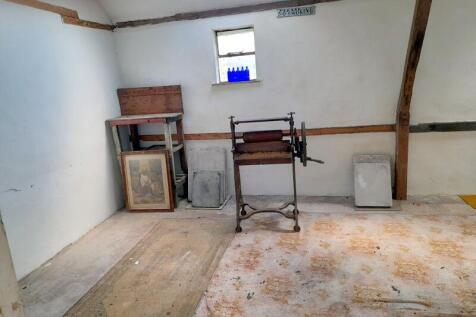 Studio 1.