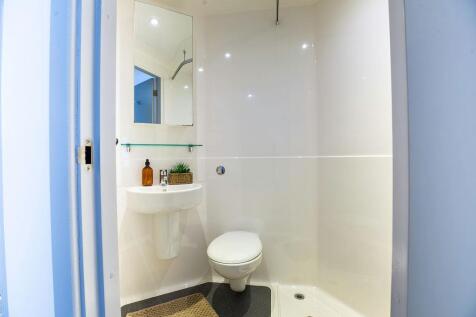 Premium-En-suite-5.jpg