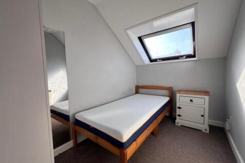 bed2.jpg
