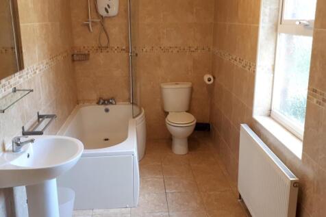 10H Bed 2 En-suite.jpg