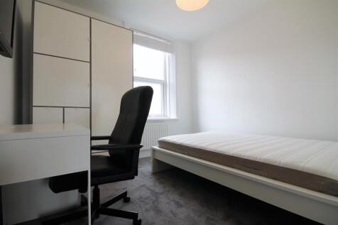 77 haz bedroom 2.jpg