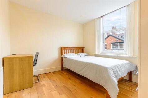 20250824 S&amp;B 7 Queens Terrace bedroom 3-1.jpg