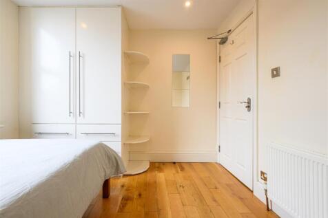 20250824 S&amp;B 7 Queens Terrace bedroom 3-2.jpg