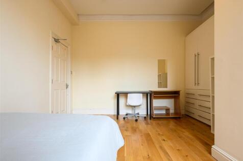 20250824 S&amp;B 7 Queens Terrace bedroom 4-2.jpg