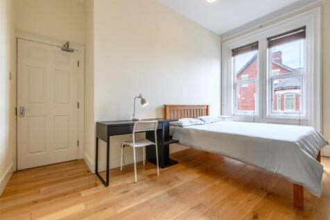 20250824 S&amp;B 7 Queens Terrace bedroom 5-1.jpg