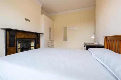 20250824 S&amp;B 7 Queens Terrace bedroom 5-2.jpg