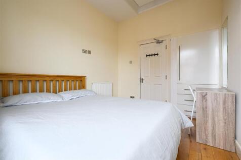 20250824 S&amp;B 7 Queens Terrace bedroom 6-2.jpg