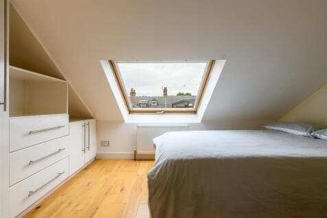 20250824 S&amp;B 7 Queens Terrace bedroom 8-1.jpg