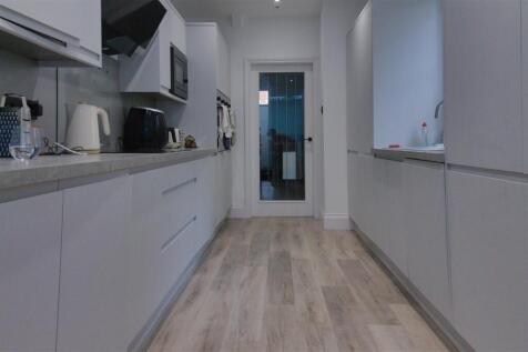 33 Sunbury Avenue (4).jpg