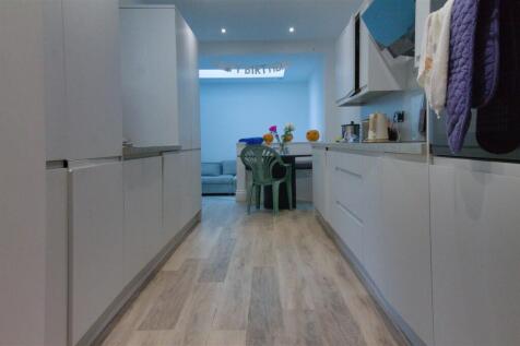 33 Sunbury Avenue (2).jpg