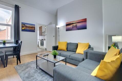 33 Grantham - lounge 1.jpg