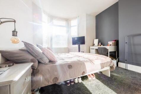 19 Wolseley Garden-2.jpg