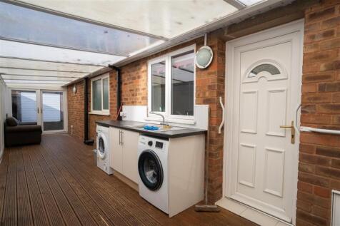 Utility/Side Garage