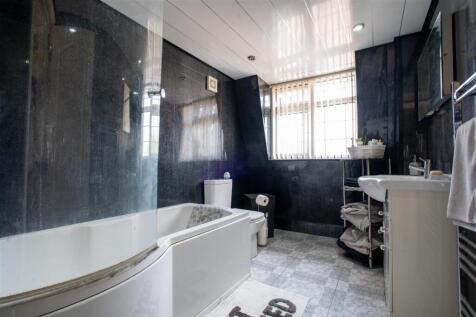 Famiy Bathroom