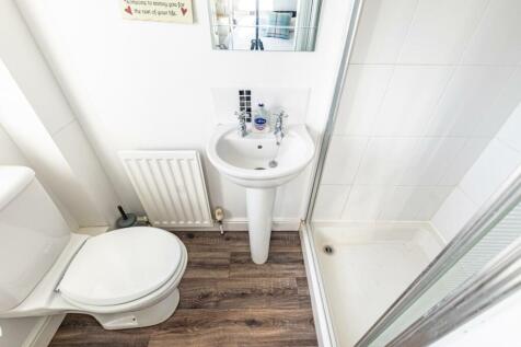 bedroom_1_ensuite.jpg