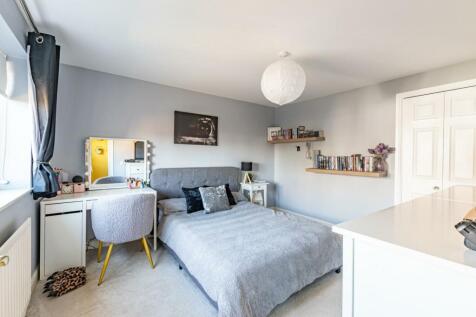 bedroom_4_a.jpg