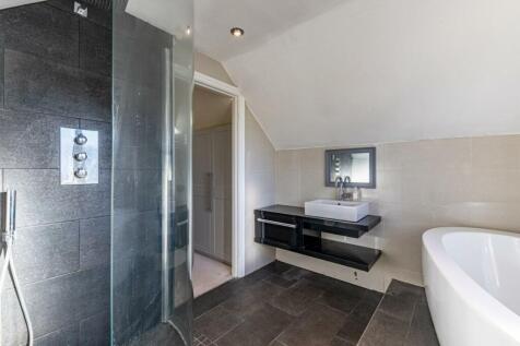 bedroom_5_ensuite_b.jpg