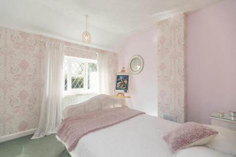 Bedroom.....................jpg