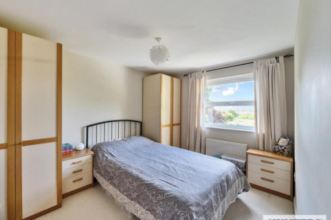 3 Derwent - Bedroom .png