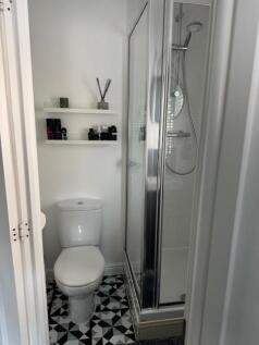 En-suite 2.jpg