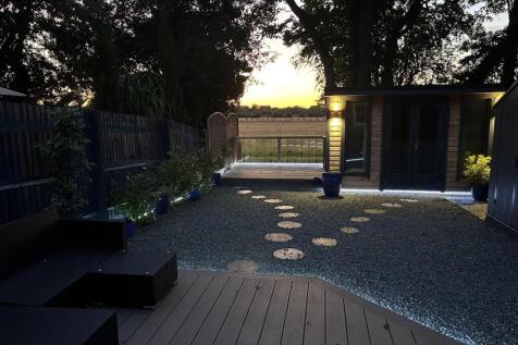 Garden 1.JPG