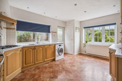 Kitchen/Dining Area