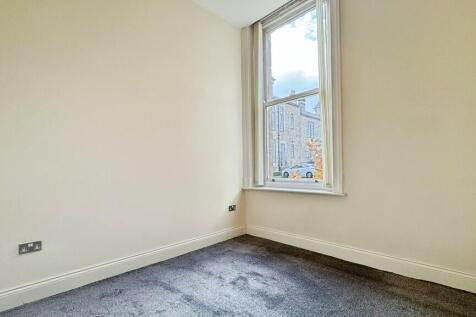 07561101--46D9-A5...