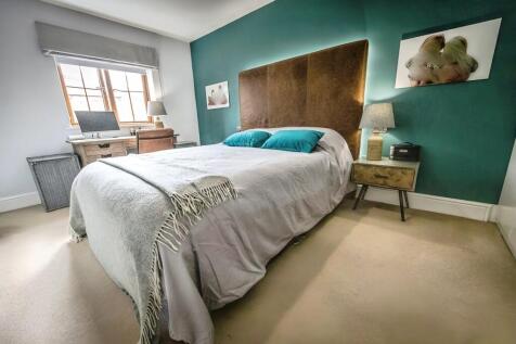 7431f841-bedroom