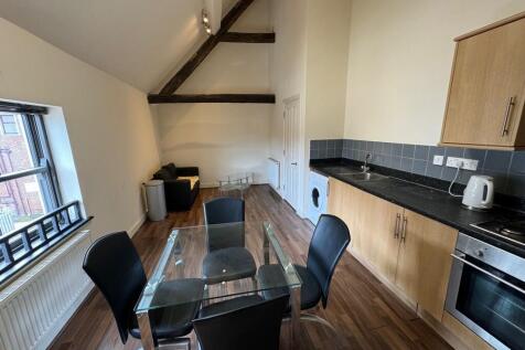 Kitchen/Living ar...