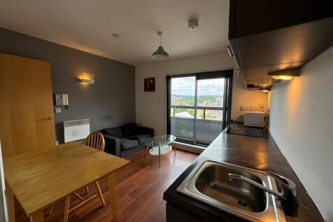 Kitchen/Living ar...
