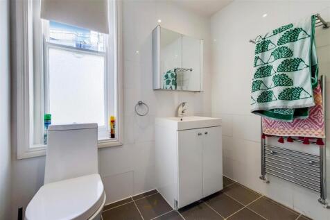 Main En-Suite