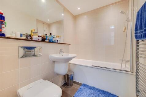 6_Bathroom-0.jpg