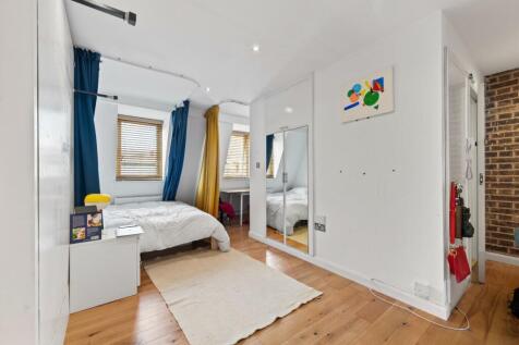 Bedroom / Living
