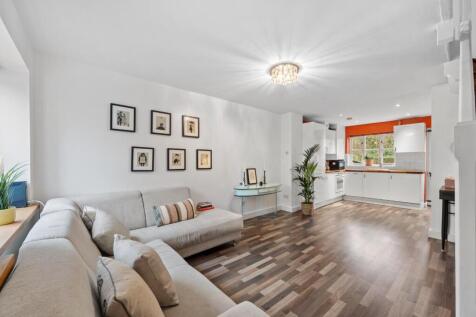 Open plan kitchen/reception room