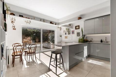 Kitchen/Reception