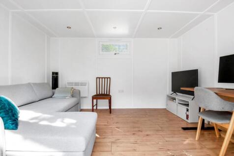 Studio Room