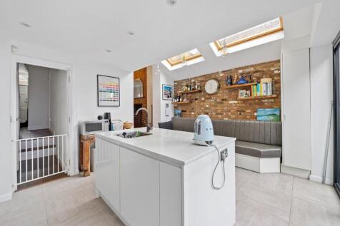 Kitchen/Diner reverse