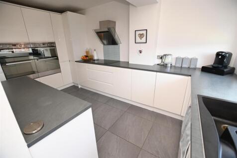 Kitchen Family Room