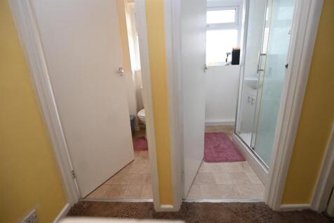 Shower / W/C Rooms