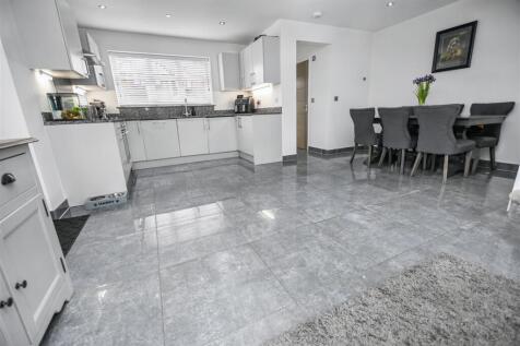 Lounge / Kitchen / Diner