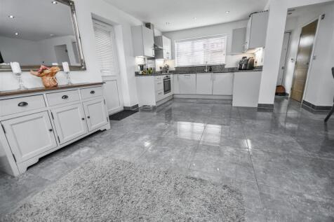Lounge / Kitchen / Diner