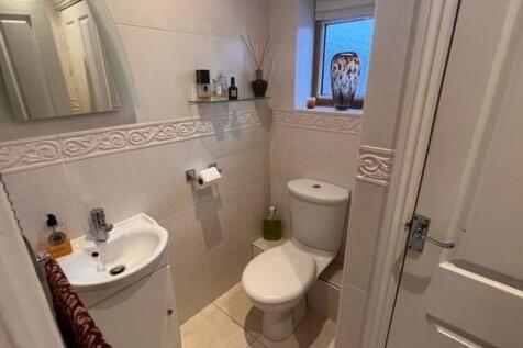 Cloakroom ( First Floor )