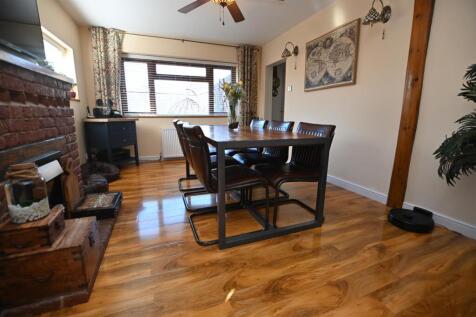 Dinning Room / Second Lounge