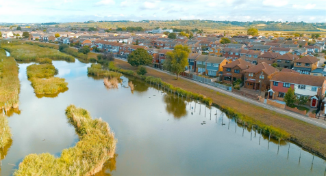 Walking distance to Canveys Lake