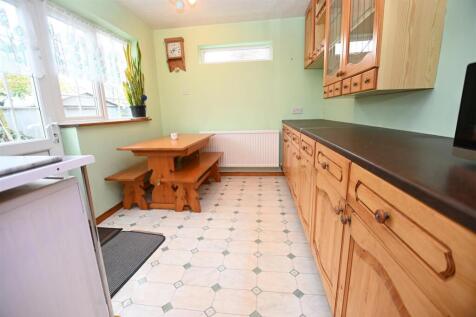 Dining Room / 2nd Kitchen