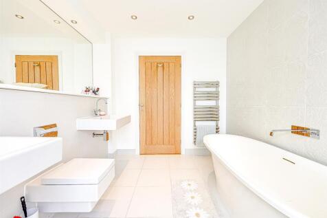 En Suite Bathroom